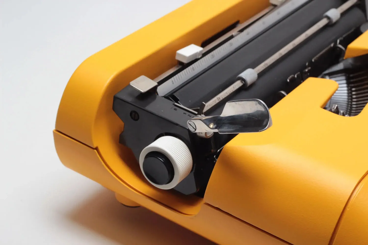 Olivetti Lettera 35 Yellow Vintage, Manual Typewriter, Restored