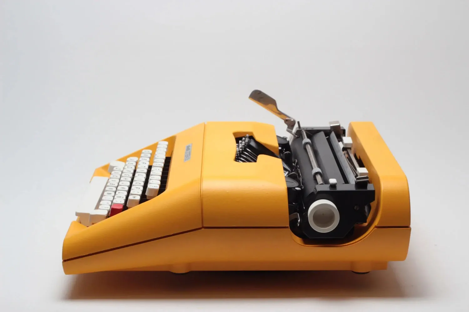 Olivetti Lettera 35 Yellow Vintage, Manual Typewriter, Restored