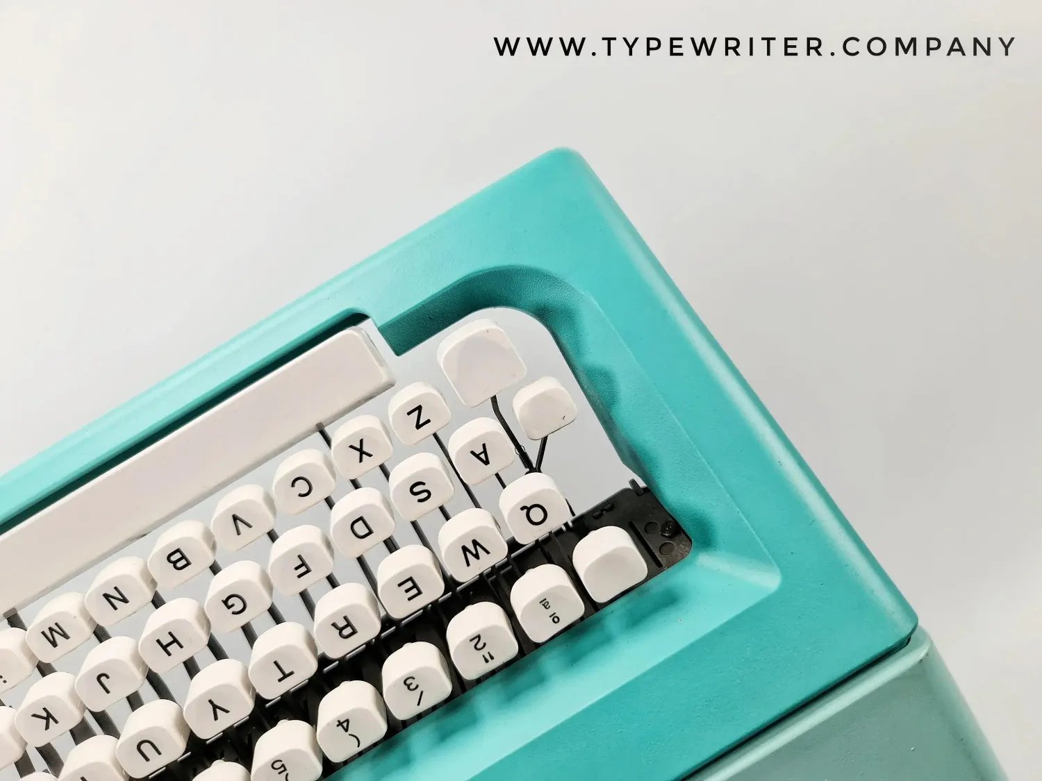 Olivetti Lettera 25 Mint Green Manual Vintage Typewriter, Restored