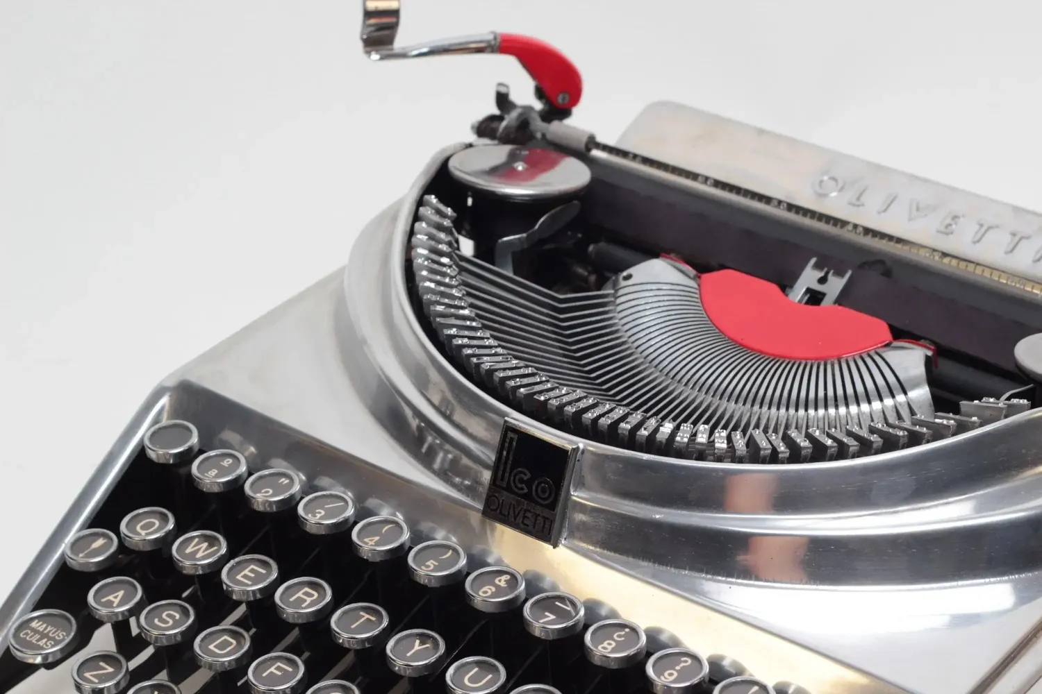 Olivetti Ico MP1 Polished Silver, Vintage Manual Typewriter, Restored