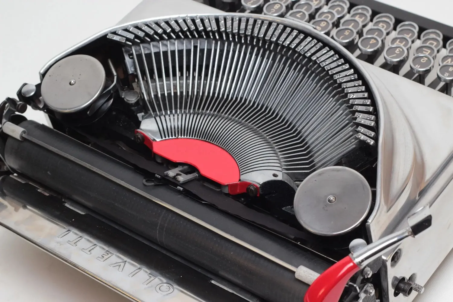 Olivetti Ico MP1 Polished Silver, Vintage Manual Typewriter, Restored