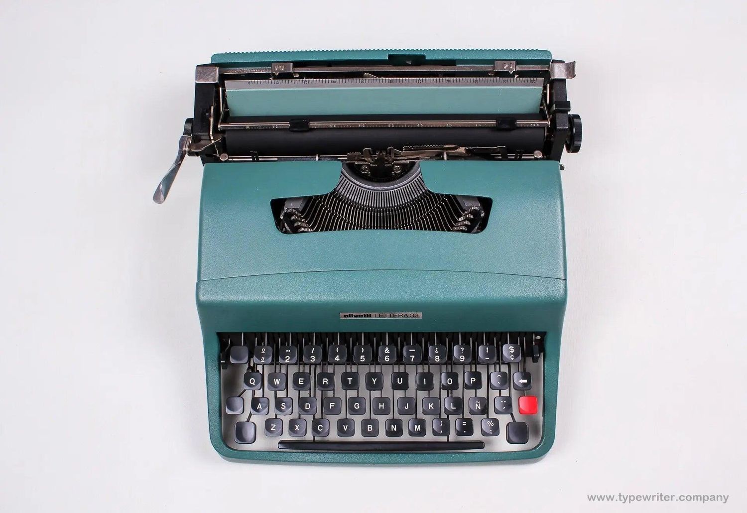 Olivetti Lettera 32 Original Green, Vintage Manual Typewriter, Restored