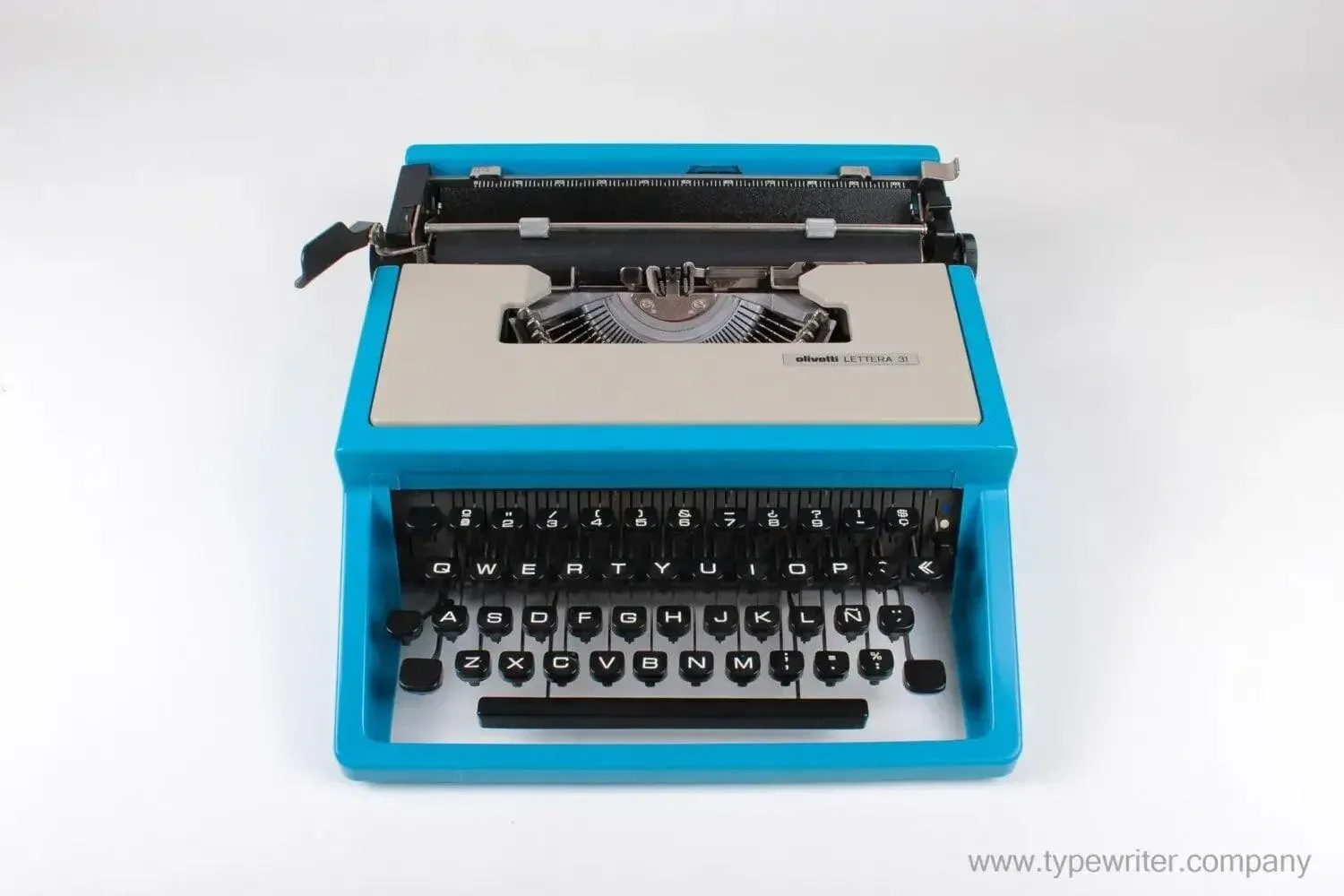 Olivetti Lettera 31 / Dora Blue, Vintage Manual Typewriter, Restored
