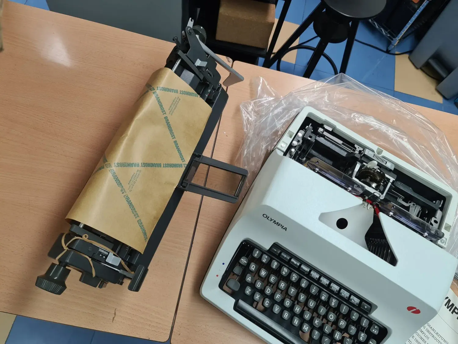 Olympia SG 3 Typewriter, carriage A3, manual BRAND NEW
