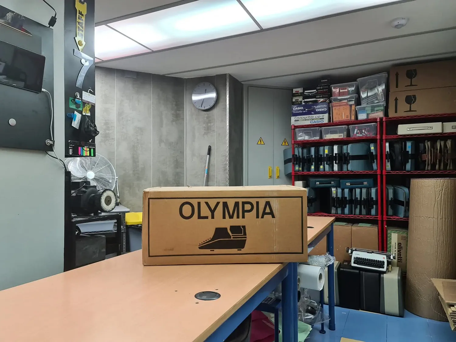Olympia SG 3 Typewriter, carriage A3, manual BRAND NEW