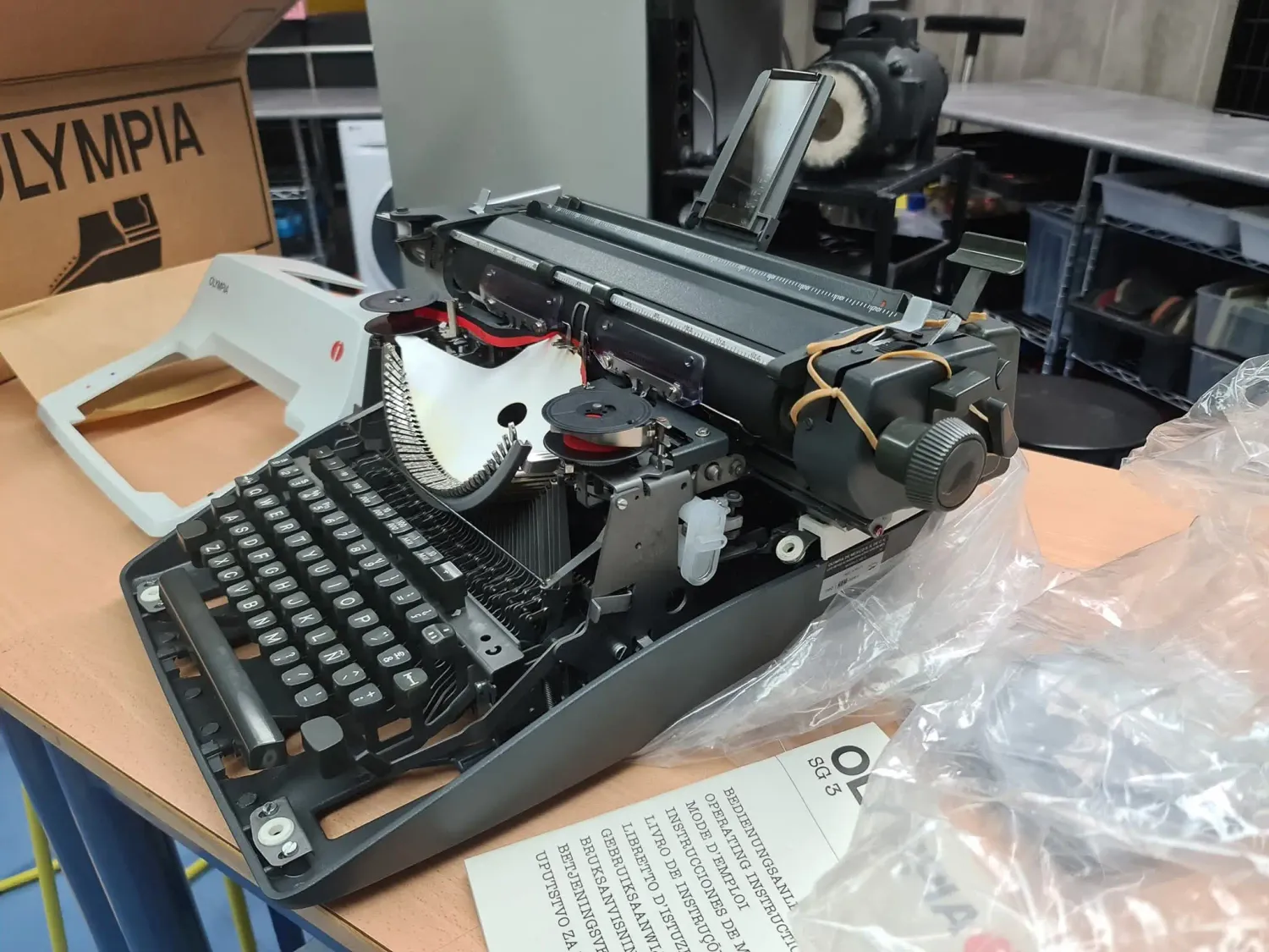 Olympia SG 3 Typewriter, carriage A3, manual BRAND NEW