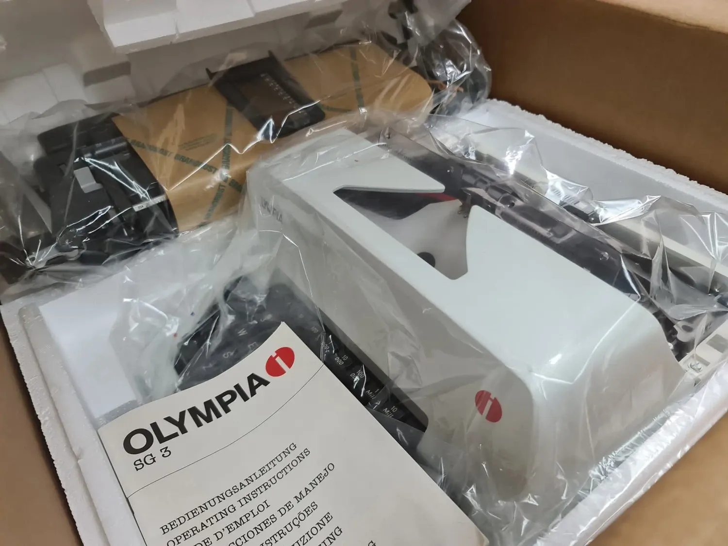 Olympia SG 3 Typewriter, carriage A3, manual BRAND NEW