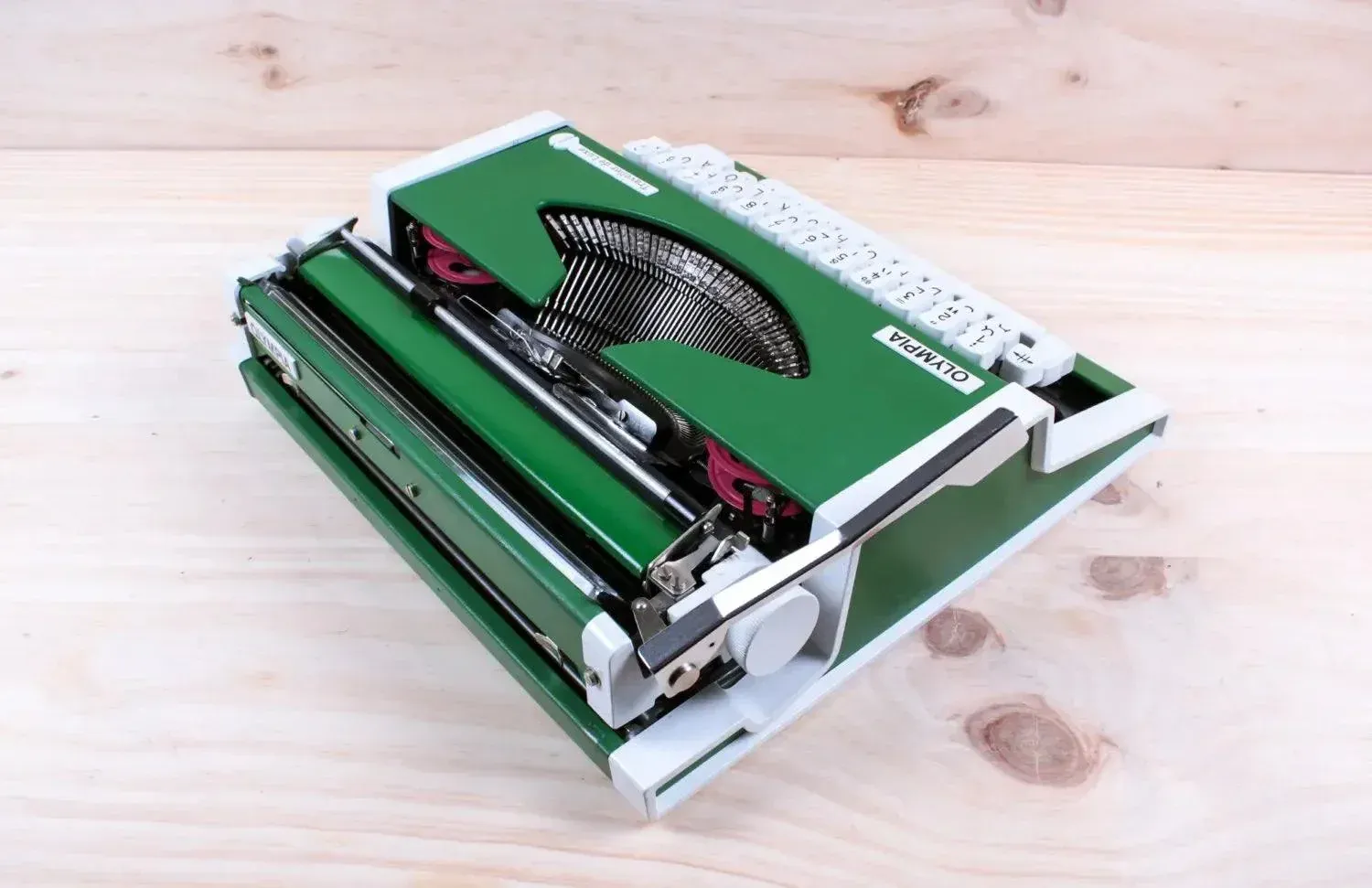 Olympia Traveller De Luxe Green Typewriter, Vintage Manual, Refurbished