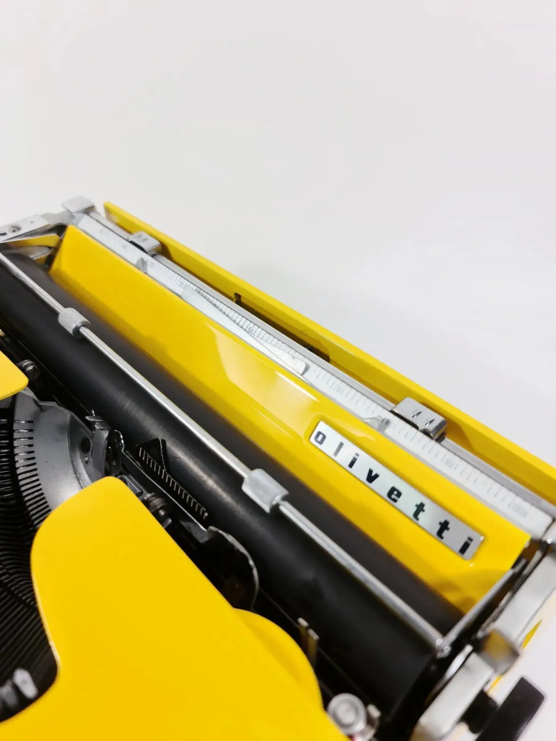 Olivetti Pluma 22, Pro Yellow Manual Vintage Typewriter, Restored