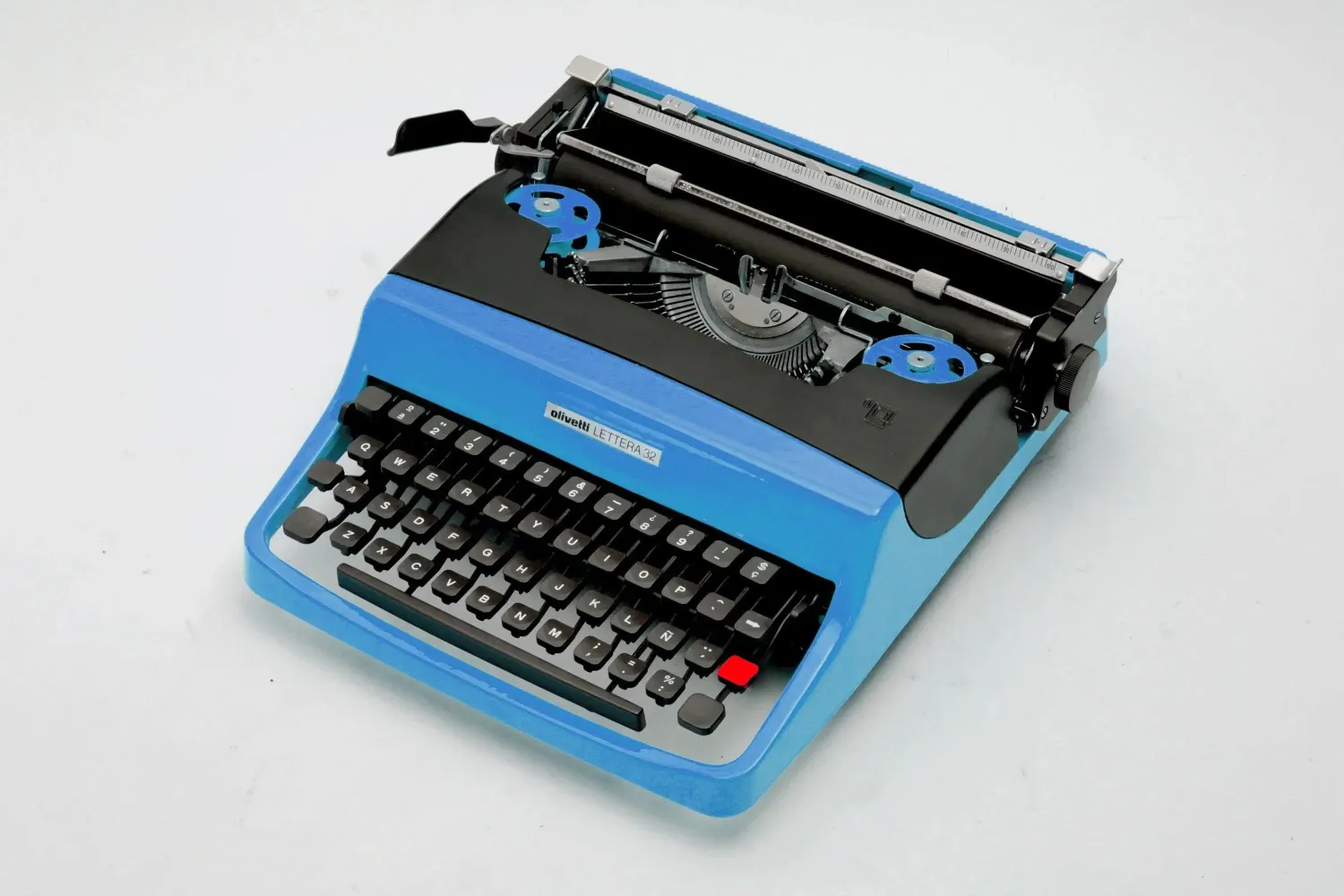 Olivetti Lettera 32 Custom Color, Vintage Manual Typewriter, Refurbished