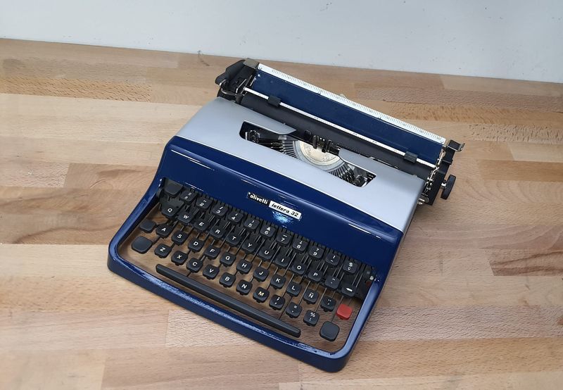 RESERVED! Olivetti Lettera 32 Pro Navy Blue Silver, Vintage Manual Typewriter, Restored