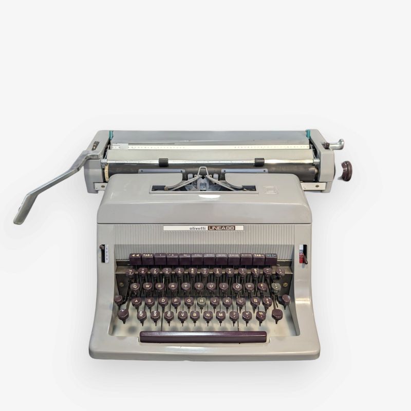 Olivetti Linea 88 Gray, Vintage Manual Standard Typewriter, Serviced