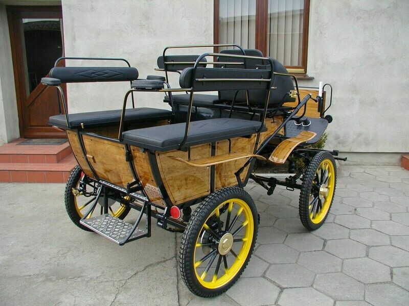 WAGONNETTE CHEVAL 6 places 014E