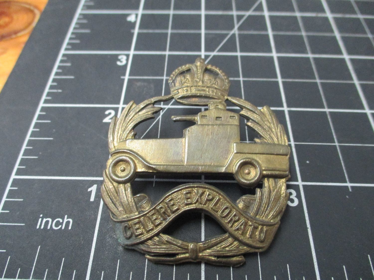 1st Armoured Car Regiment 1930-42 Hat badge.