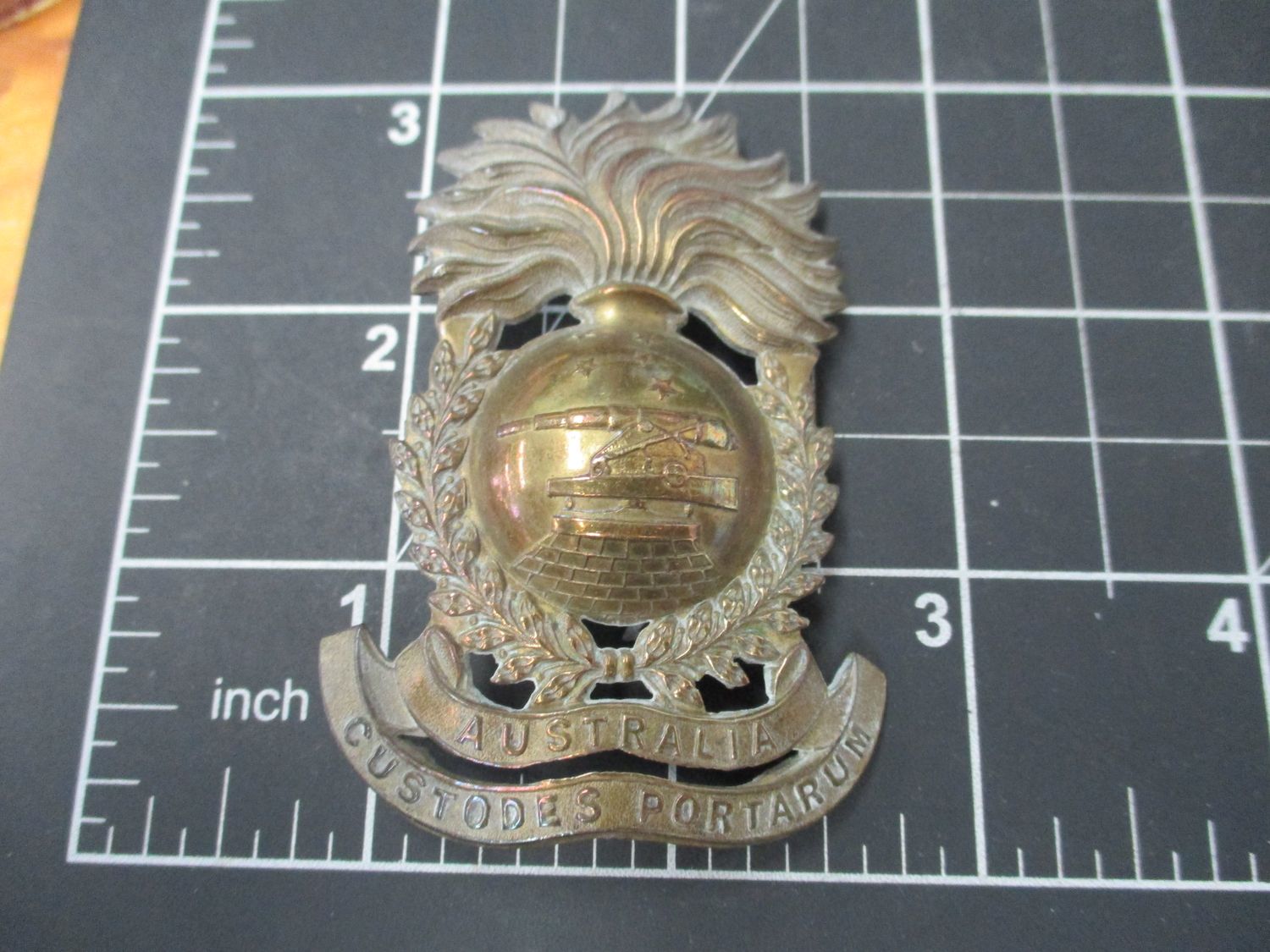 Australian Garrison Artillery (Militia) Helmet Badge 1900-1912