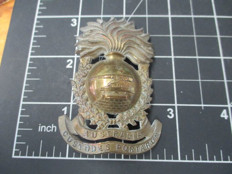 Australian Garrison Artillery (Militia) Helmet Badge 1900-1912