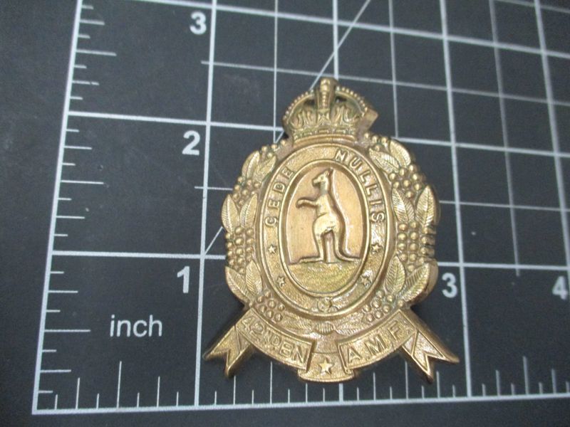 42nd Infantry Battalion  1930-42 hat badge.