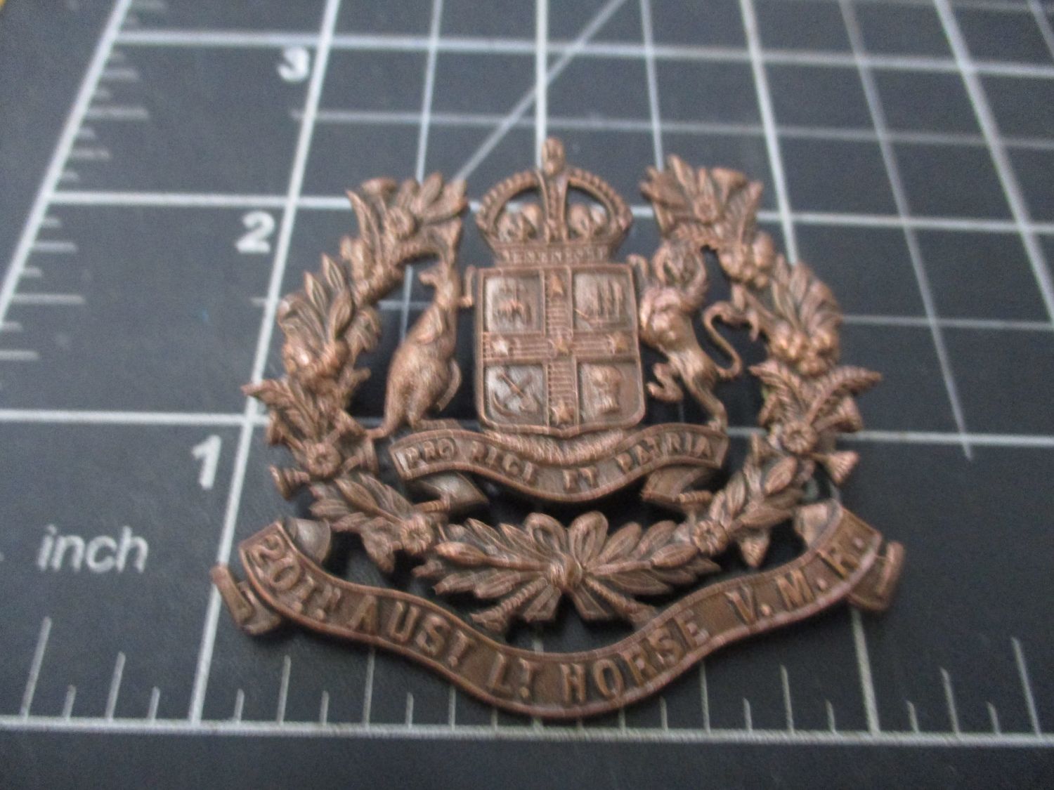 20th Light Horse 1930-42 Hat badge.
