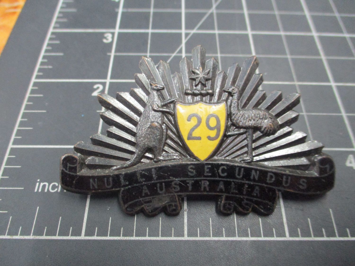 29th Infantry Battalion  1930-42 hat badge