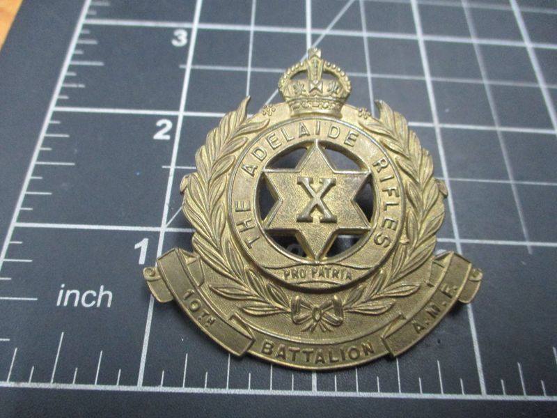 10th Infantry Battalion  1930-42 hat badge