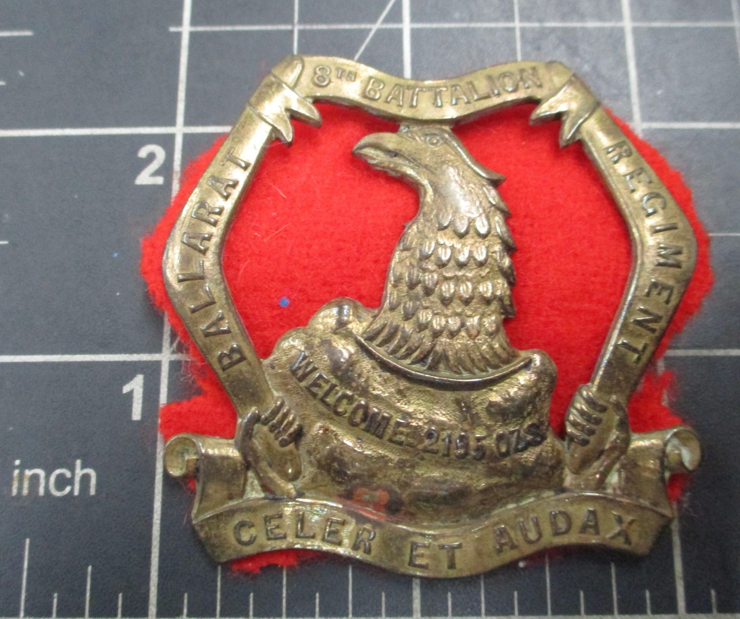 8th Infantry Battalion  1930-42 hat badge