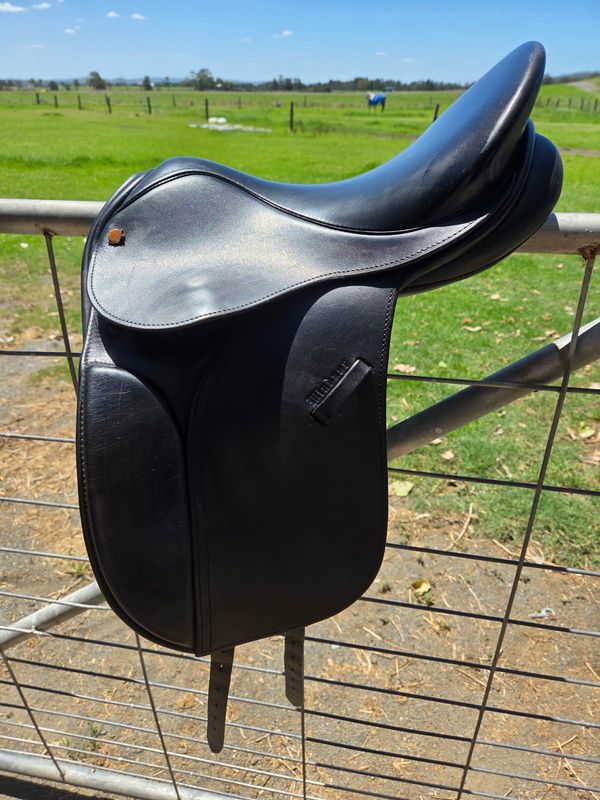 Windsor Saddle 14" Black, no.5 Fit