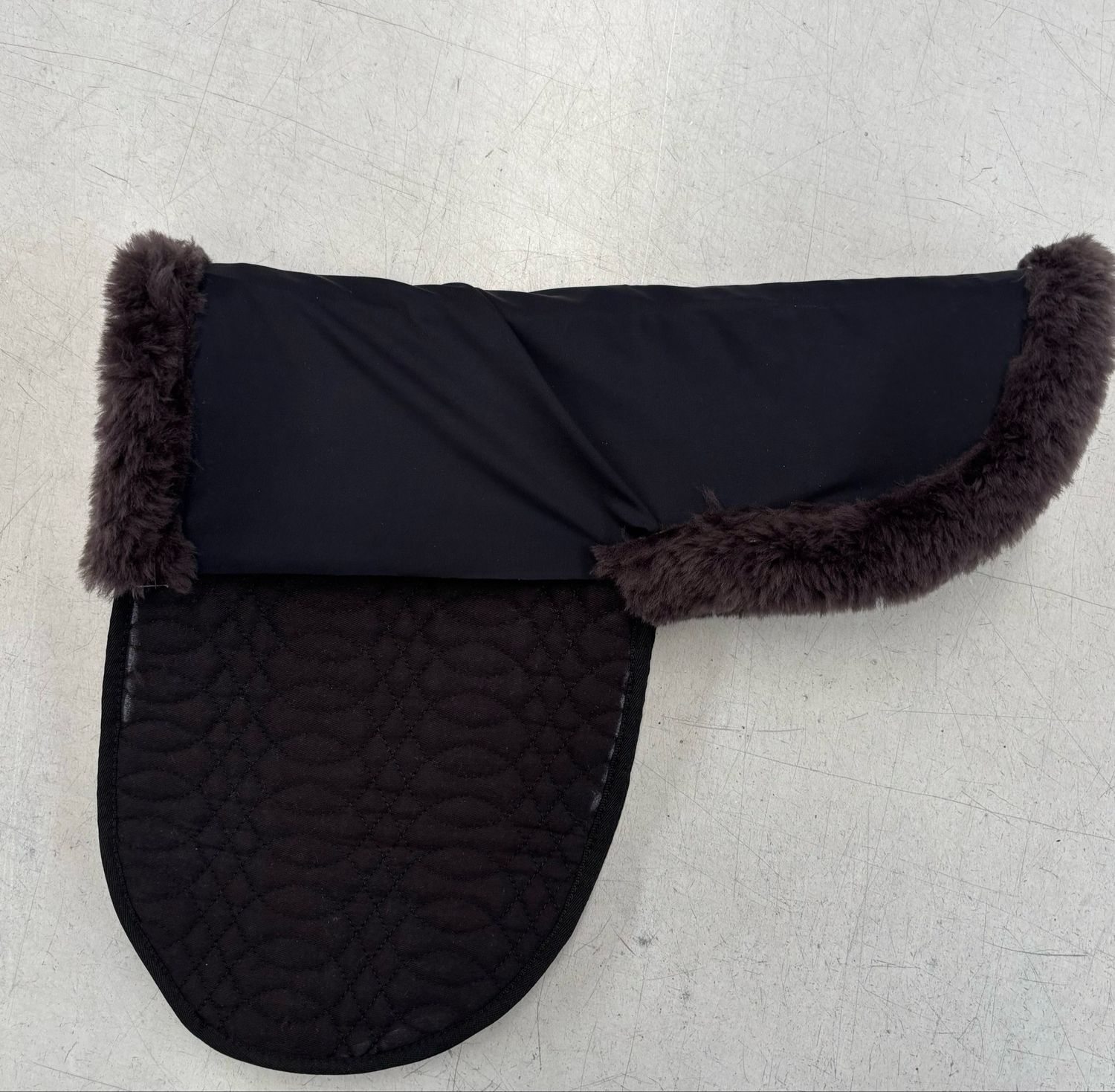 Numnahs 15” - Quilted with Sheepskin Roll ( Fits 15” Flyde )