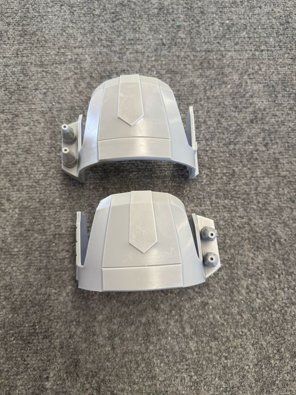 B-box Mandalorian knees
