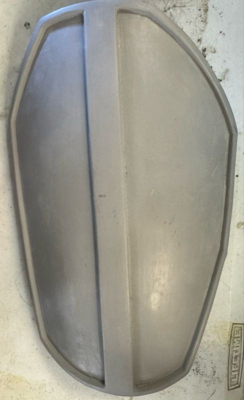 Mando Death Watch Right Thigh Armor(Fiberglass) (Fundraiser)
