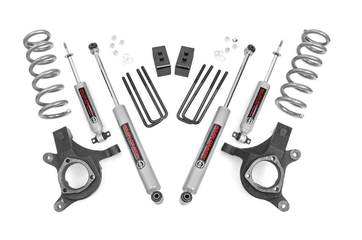 Rough Country 4.5 Inch GMC Suspension Lift Kit For (99-06 1500 PU 2wd)
