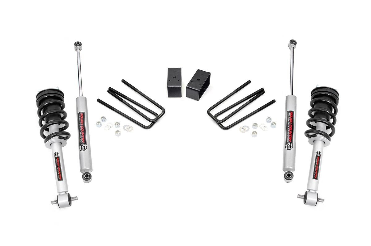 Rough Country 3.5" GMC Suspension Lift Kit With Lifted Struts For (07-13 1500 PU 2WD)