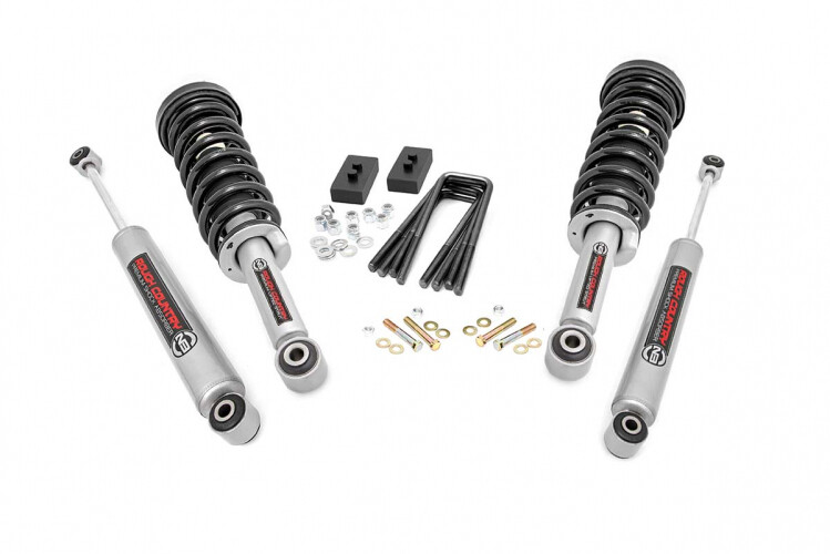 Rough Country 2" Ford Leveling Lift Kit (09-20 F-150)With Lifted Struts for 14+ Models