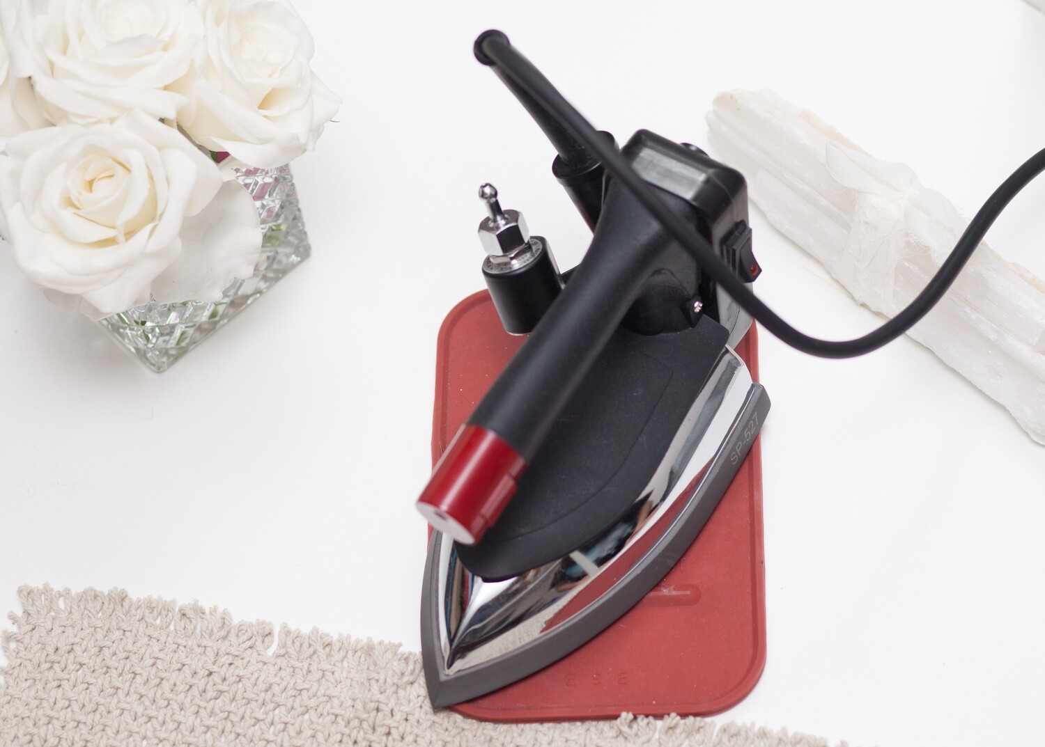 GRAVITY FEED BOTTLE IRON ( INDUSTRIAL USE) | Sapporo