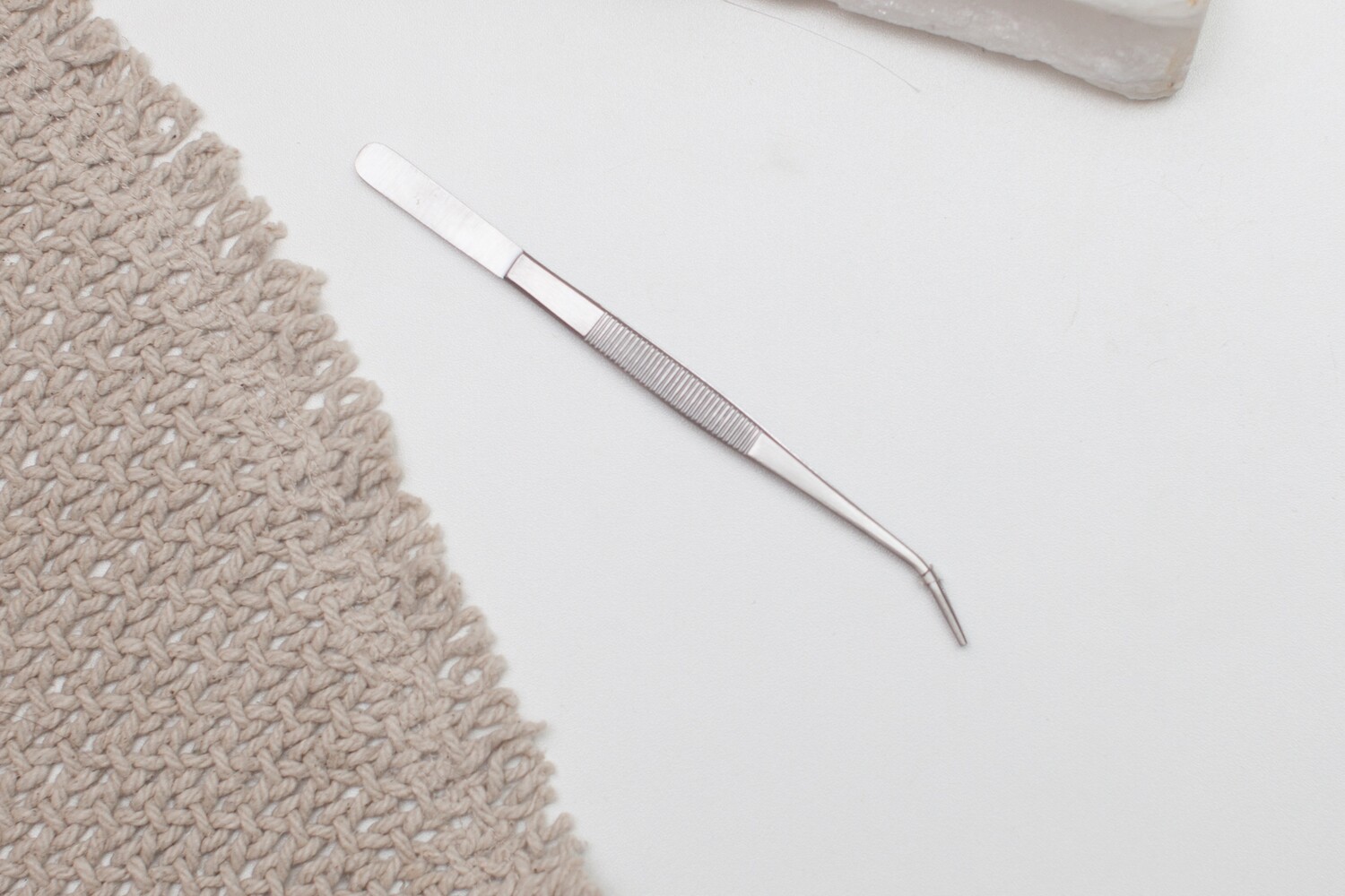 TWEEZERS WITH CURVED TIP TWEEZERS WITH CURVED TIP