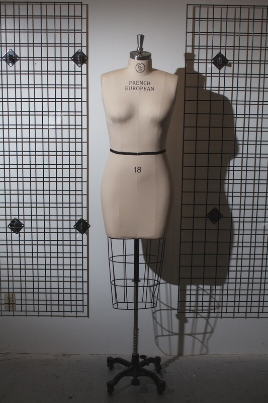 HALF BODY PLUS SIZE DRESS FORM