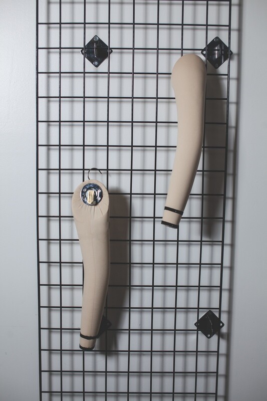 REMOVEABLE ARMS