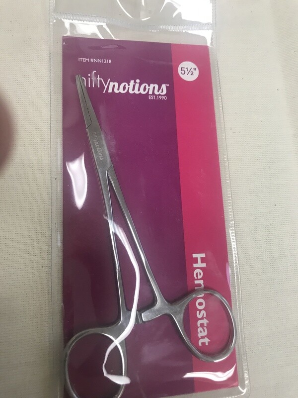HEMOSTAT SCISSORS (5 1/2&quot;) | Nifty Notions