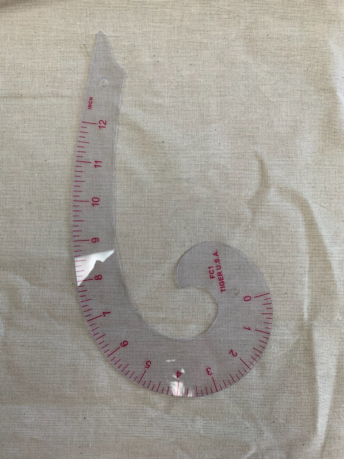 FRENCH CURVE RULER (MEASUREMENTS) 9