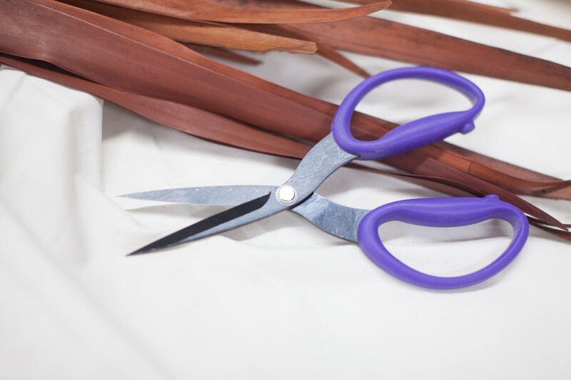 MEDIUM MICRO SERRADED SCISSORS 5&quot; | Karen Kay Buckleys