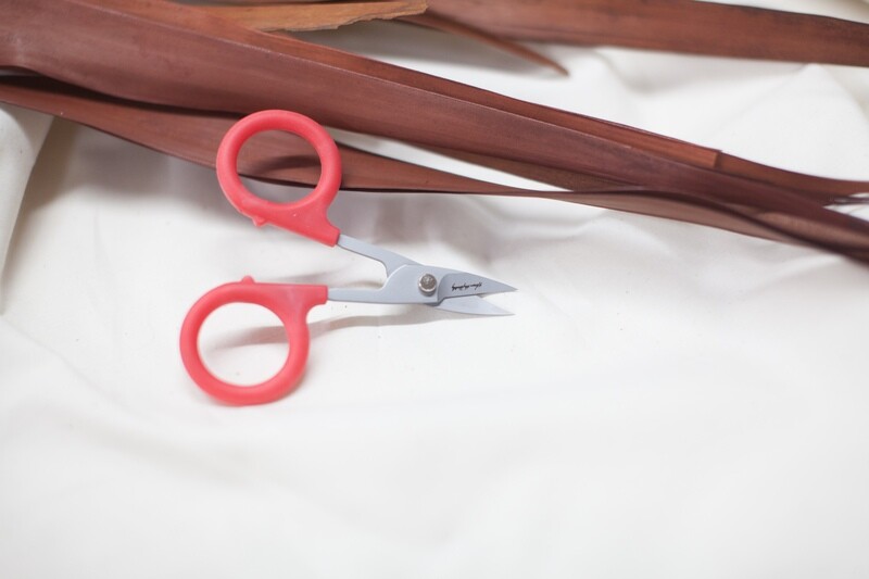 CURVED MICRO SERRATED SCISSORS 3&quot; | Karen  Kay Buckley