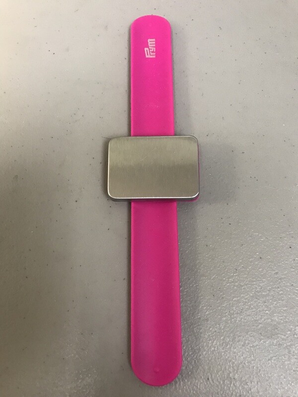 MAGNETIC WRIST PIN HOLDER