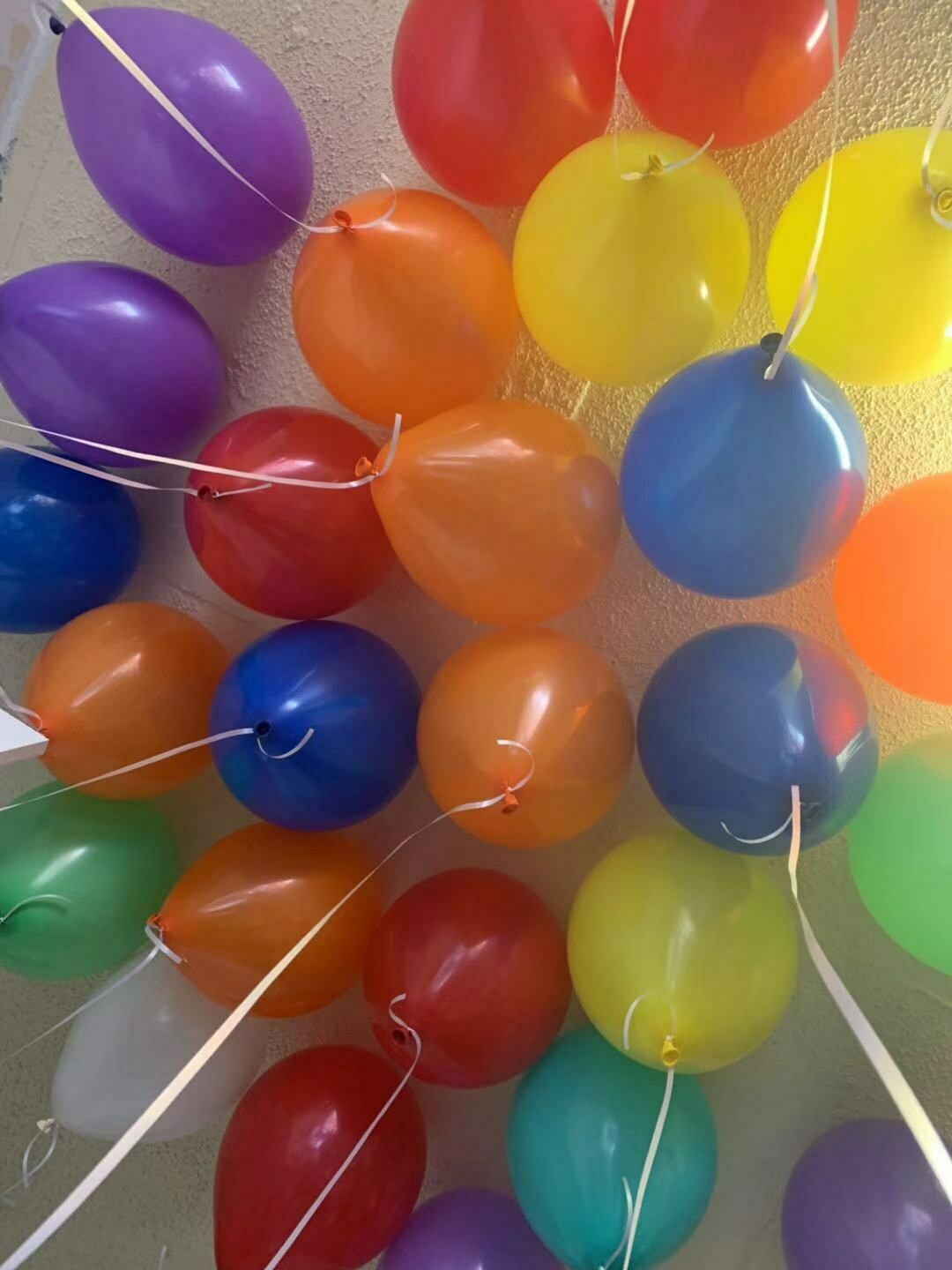 25x Ceiling Solid Colour Helium Balloons