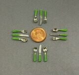 Flatware, 4 place settings (Green Handles)