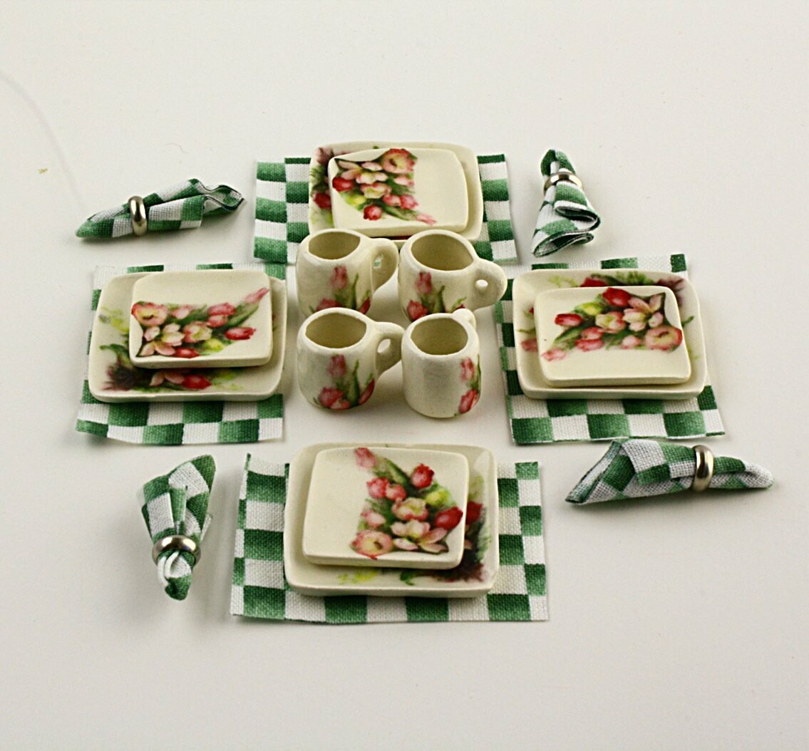 Floral Square  Snack Set of 4 -