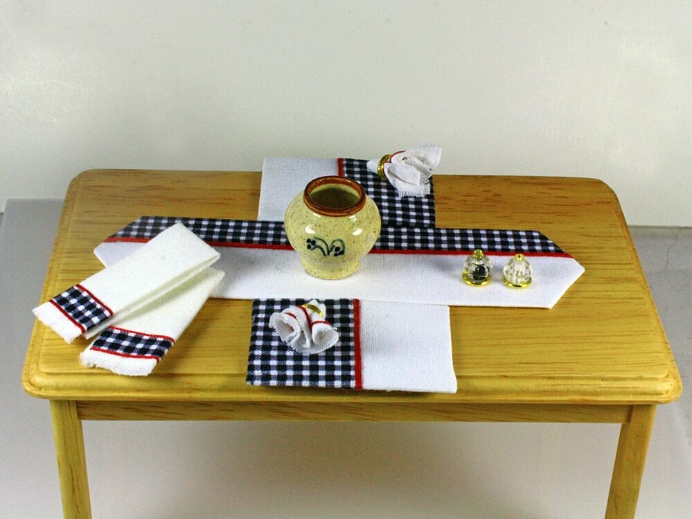 Table Linen Set - Black &  White