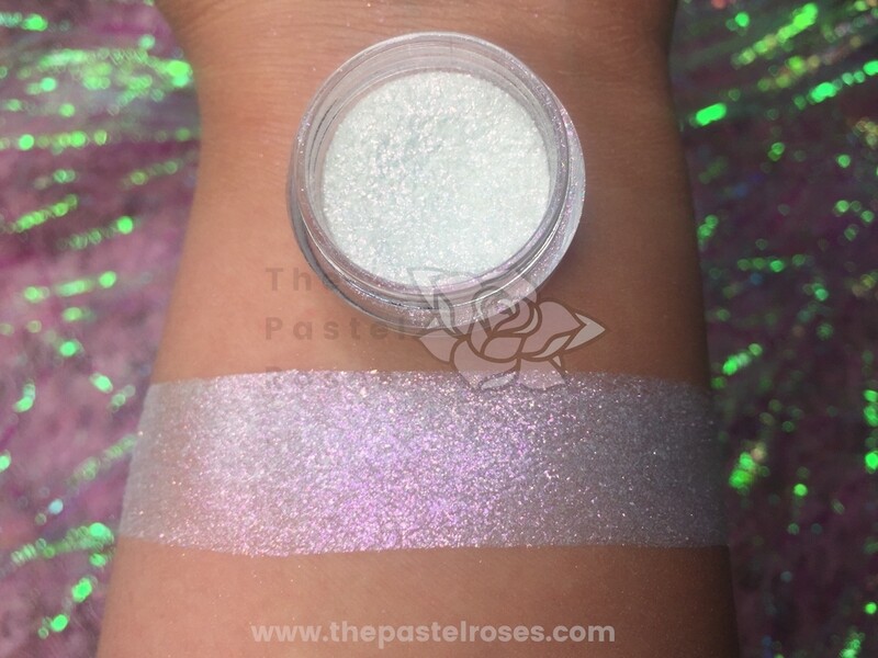Holographic Loose Pigment - Loose Heart