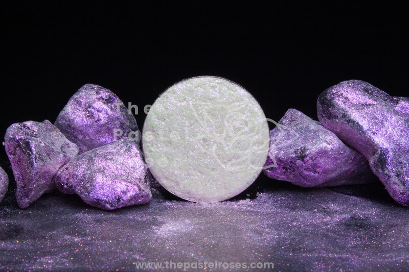 Holographic Pressed Shadow - Stargazer Holographic Pressed Shadow - Stargazer