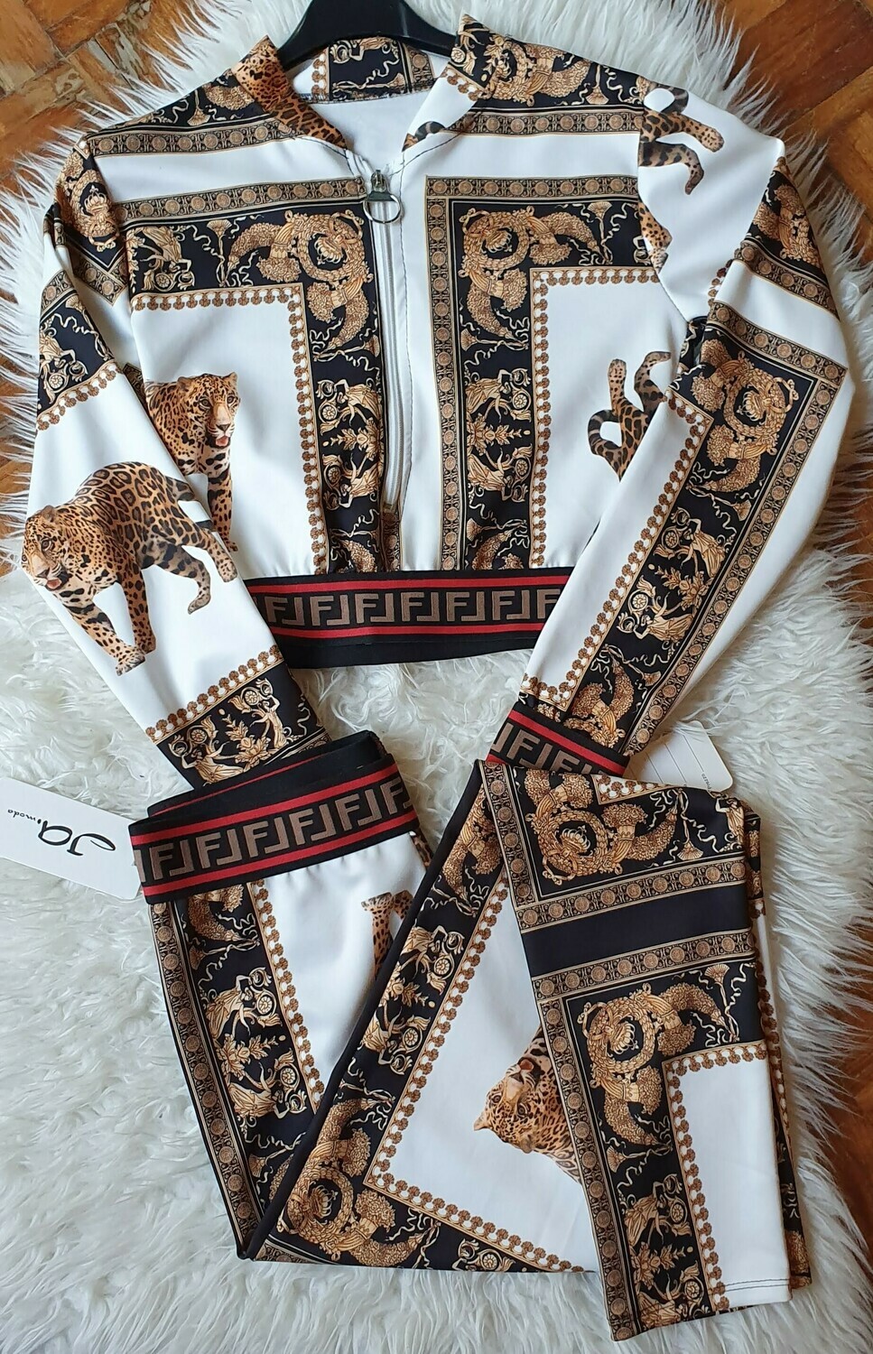 Conjunto Sudadera Tigresa