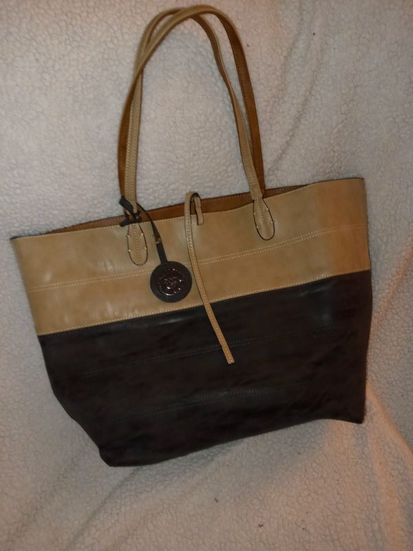 SYDNEY LOVE REVERSIBLE HOBO BAG WITH INNER PURSE - Black And Copper
