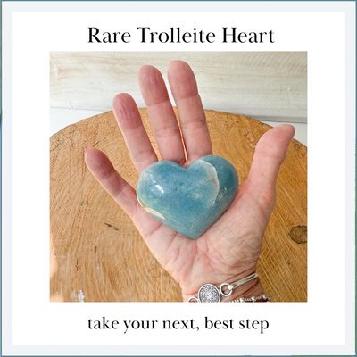 TROLLEITE Heart Palm Stone